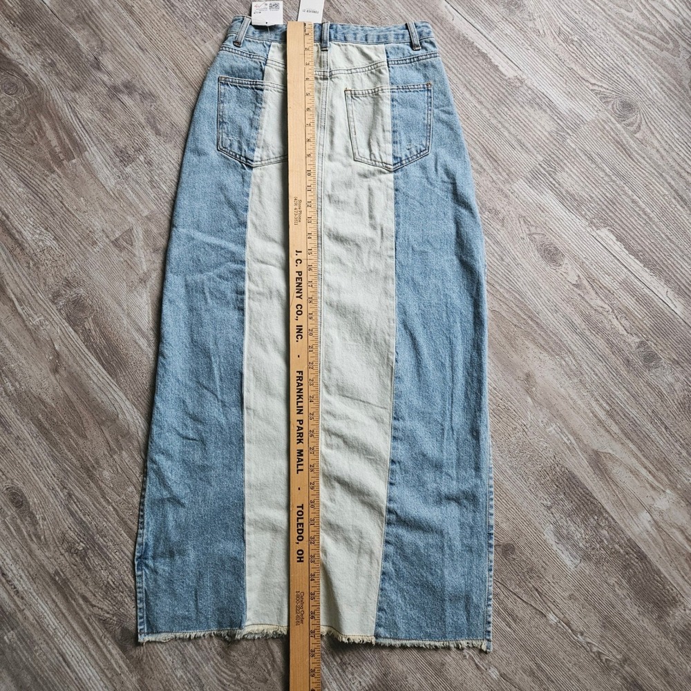 Forever 21 Denim Maxi Skirt Women S Blue 2 Tone Colorblock Side Slit Raw Hem - Picture 9 of 11